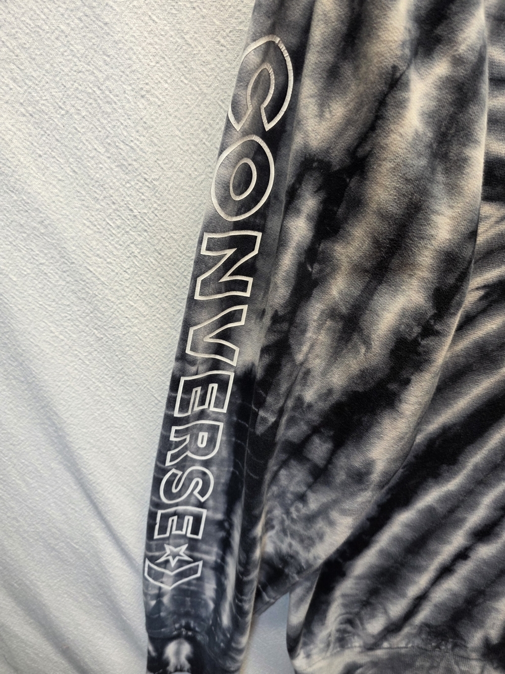 Converse Sweater Mens Tie Dye Sweatshirt Black & White Long Sleeve Size Medium - Picture 4 of 12